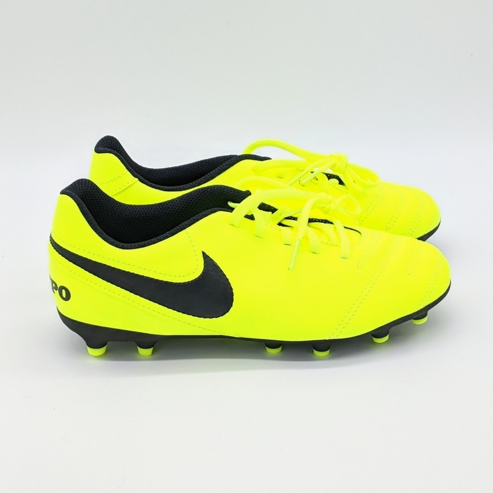 NEW Nike Junior Tiempo Rio III FG Volt Soccer